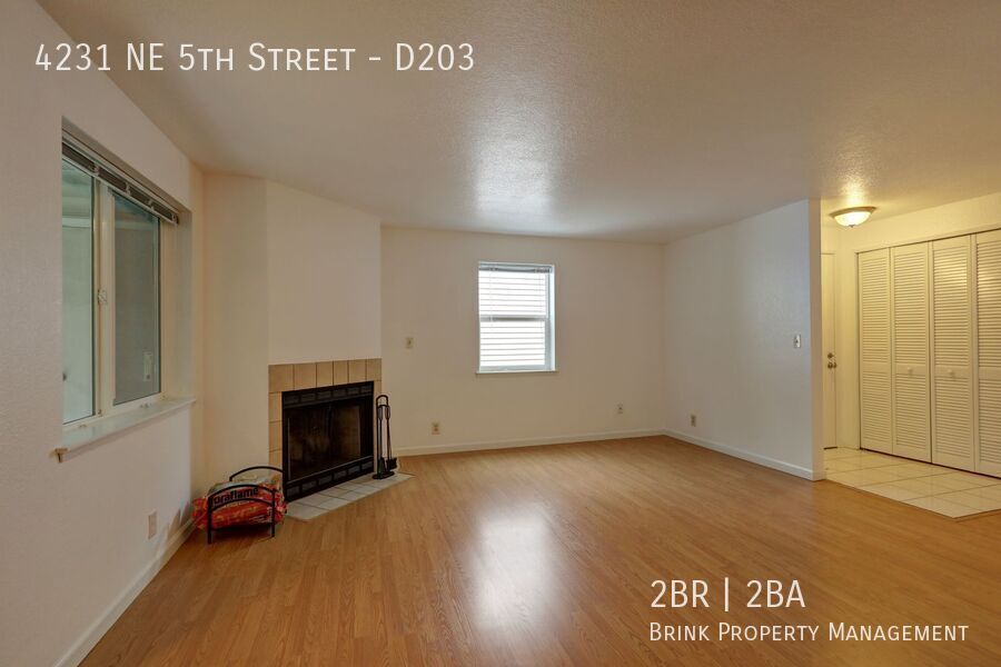 Beautiful 2 Bedroom Condo in Great Highlands Neighborhood!! property image