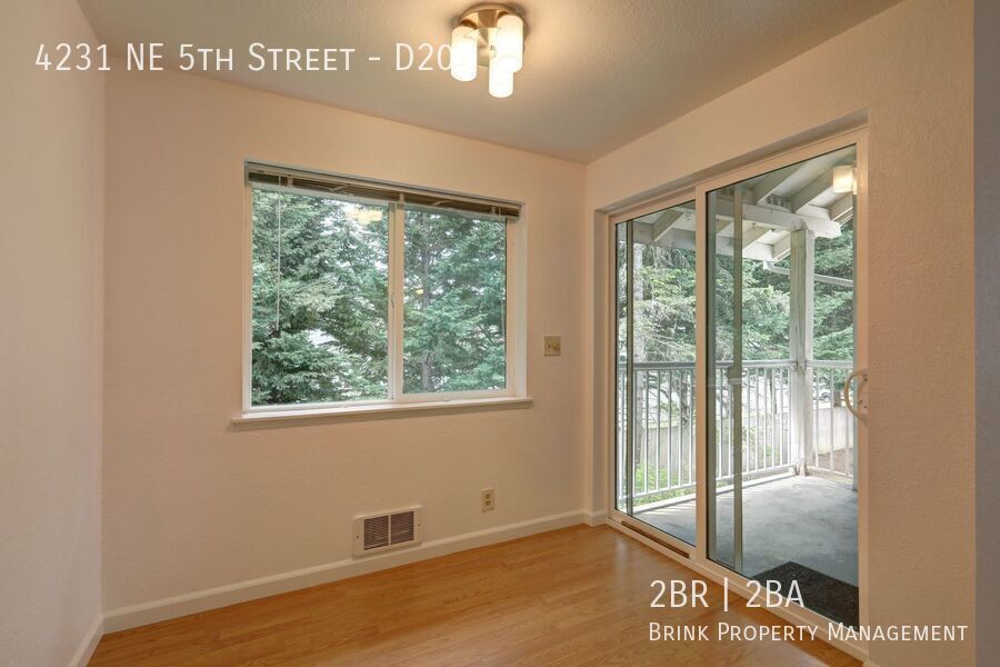 Beautiful 2 Bedroom Condo in Great Highlands Neighborhood!! property image