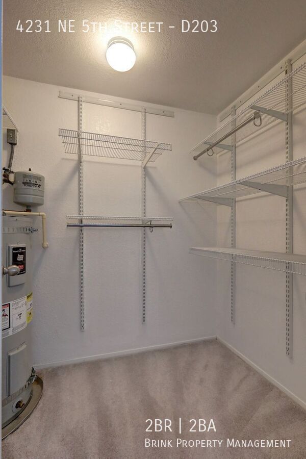 Beautiful 2 Bedroom Condo in Great Highlands Neighborhood!! property image