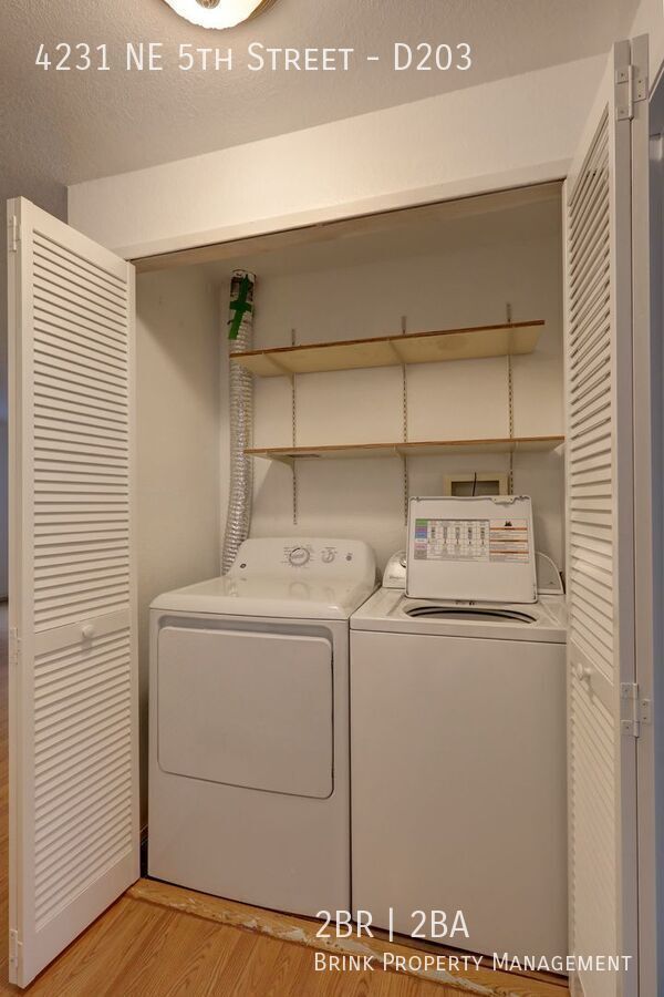 Beautiful 2 Bedroom Condo in Great Highlands Neighborhood!! property image