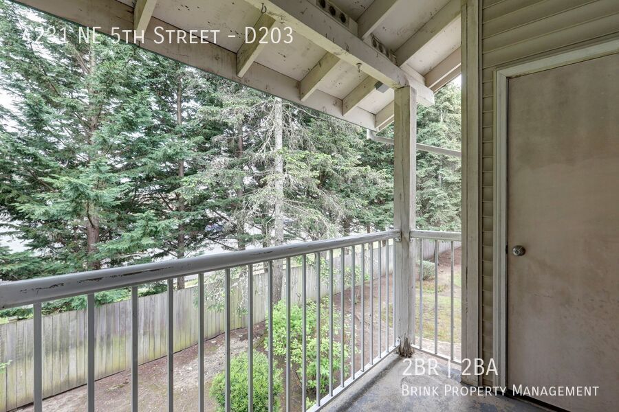 Beautiful 2 Bedroom Condo in Great Highlands Neighborhood!! property image