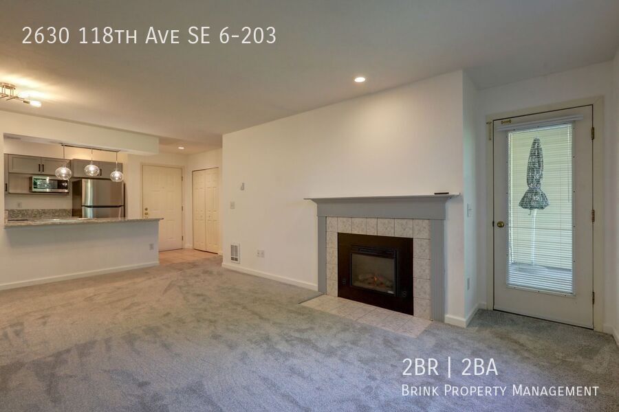 Charming Updated 2 Bedroom 2 Bathroom Bellevue Condo property image