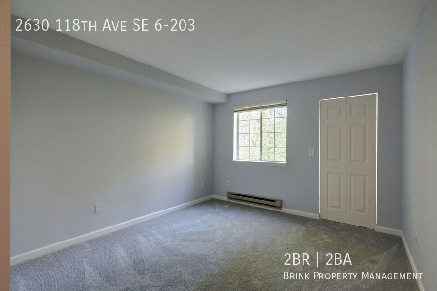 Charming Updated 2 Bedroom 2 Bathroom Bellevue Condo property image