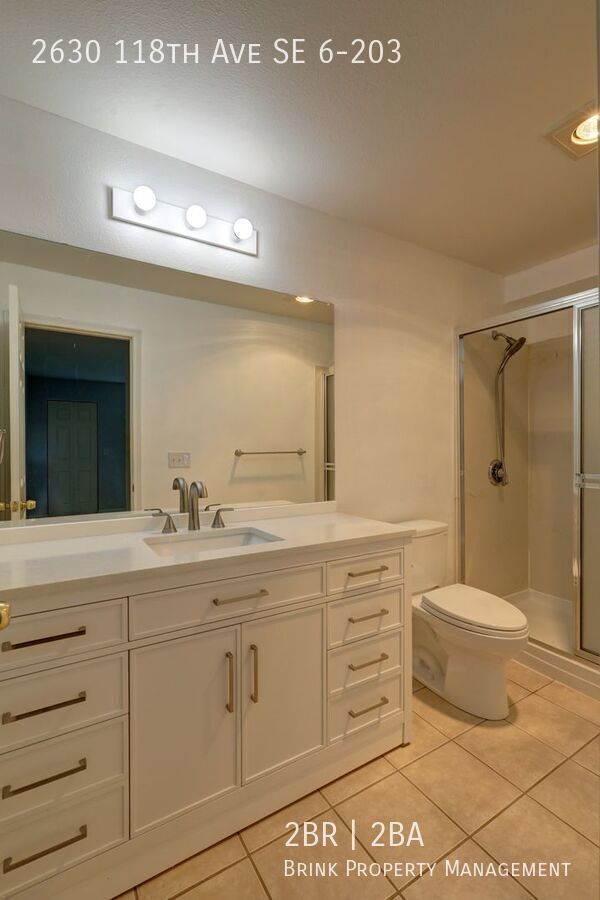 Charming Updated 2 Bedroom 2 Bathroom Bellevue Condo property image