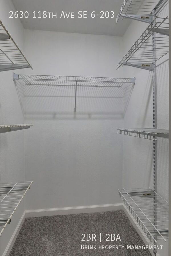 Charming Updated 2 Bedroom 2 Bathroom Bellevue Condo property image