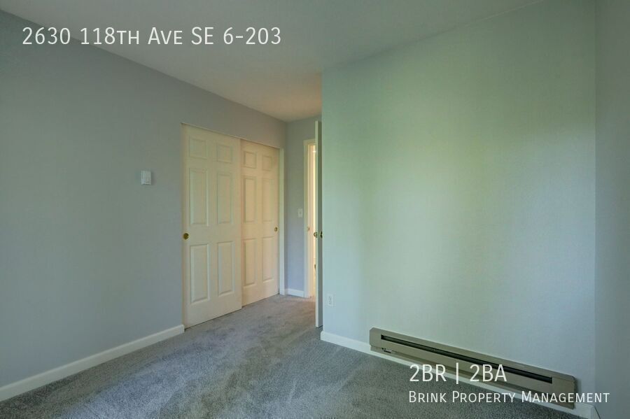 Charming Updated 2 Bedroom 2 Bathroom Bellevue Condo property image