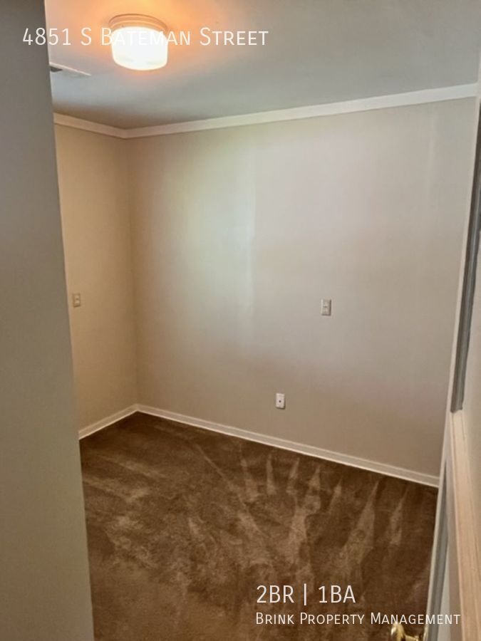 Cozy 2 Bedroom South Seattle Home with Yard property image