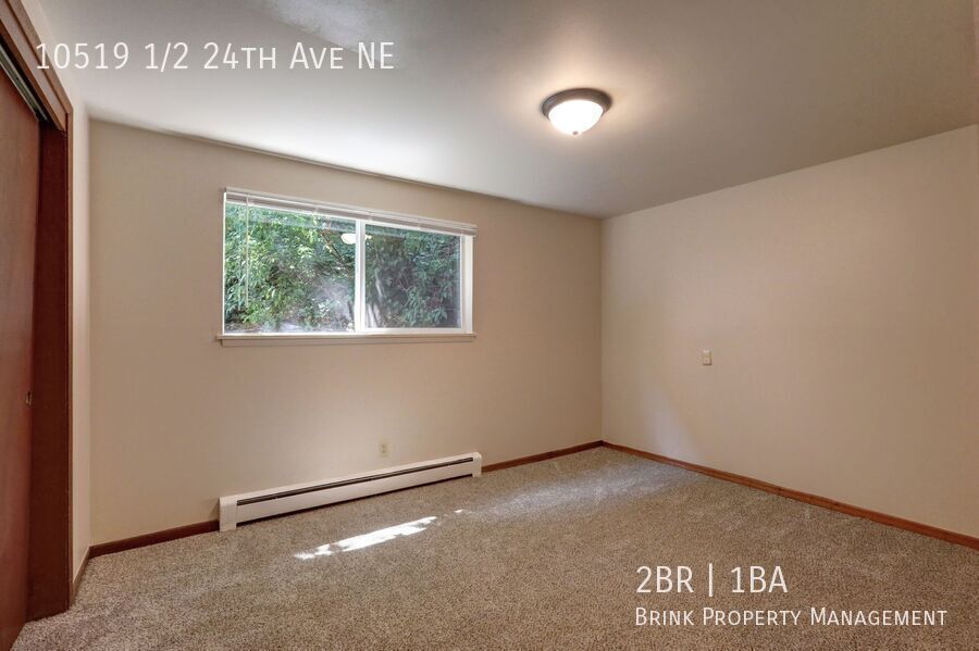 Great Location! 2 Bedroom, 1 Bath Apartment, Nicely Maintained building property image