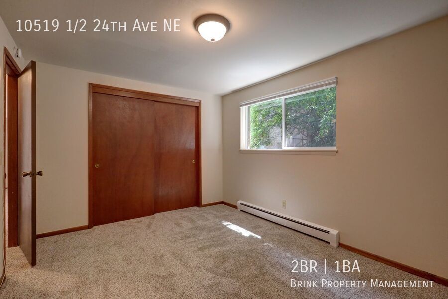 Great Location! 2 Bedroom, 1 Bath Apartment, Nicely Maintained building property image