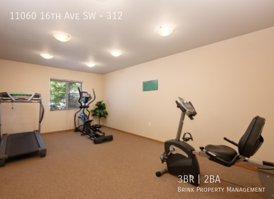 DubSea Apartments | Top Floor Apartment Home w/ In-Unit Laundry Available Now! property image