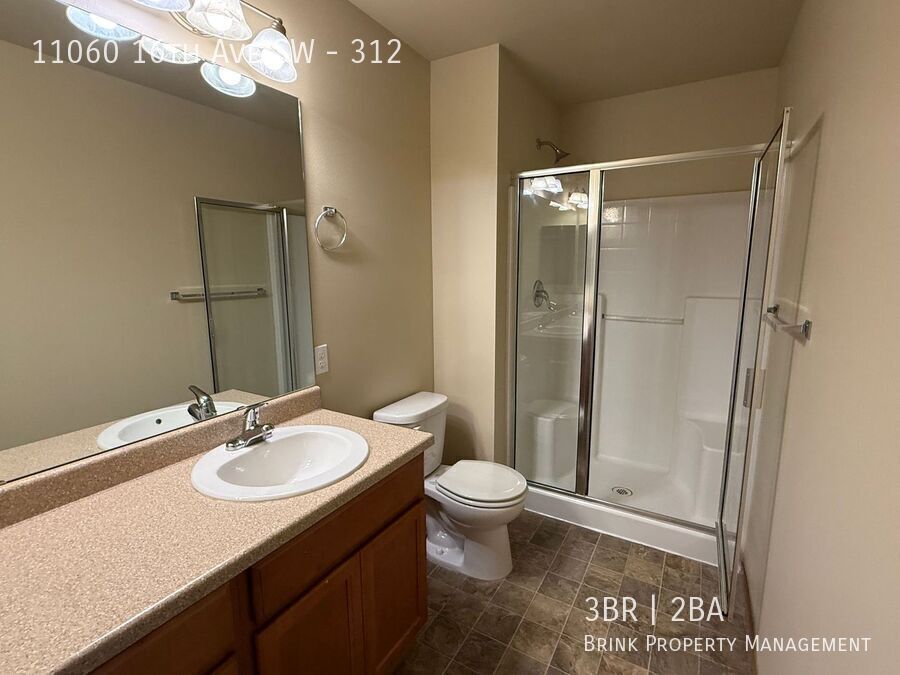 DubSea Apartments | Top Floor Apartment Home w/ In-Unit Laundry Available Now! property image