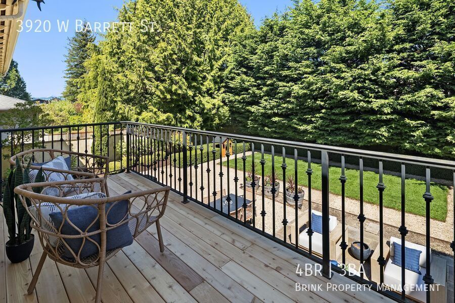 Elegant 4 Bedroom 2.5 Bath Tuscan Style Home in Magnolia West Hill property image