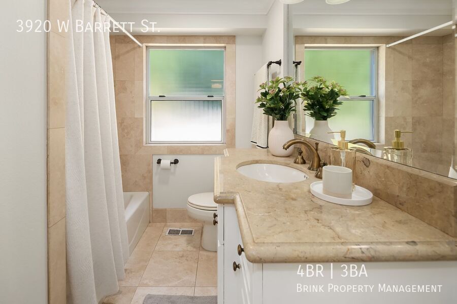 Elegant 4 Bedroom 2.5 Bath Tuscan Style Home in Magnolia West Hill property image