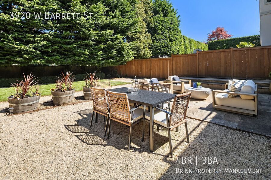 Elegant 4 Bedroom 2.5 Bath Tuscan Style Home in Magnolia West Hill property image