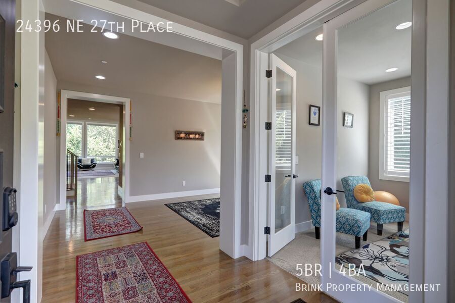 Stunning 5-Bedroom Sammamish Home with Main-Level Guest Suite property image