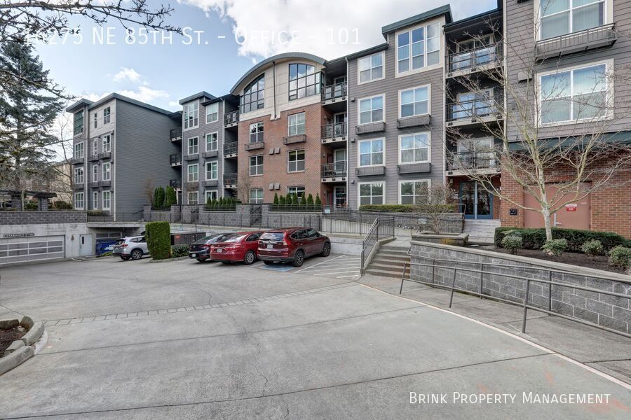 Prime Downtown Redmond Office at Frazier Court Condominiums - 690 SF - 2 Garage Parking Spaces Available! property image