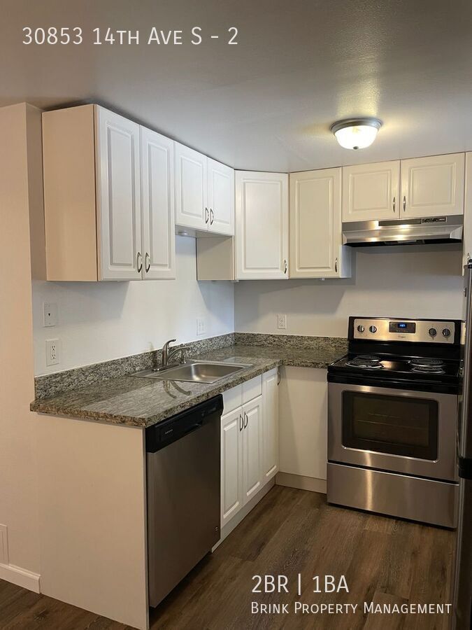 Beautifully remodeled 2BR in quiet complex  - close to everything! 2 months free!! property image