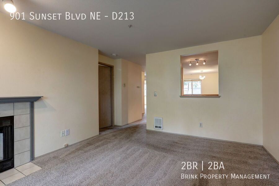 Beautiful 2 Bedroom/2 Bath Renton Condo, Great Location, W/S/G included!! property image