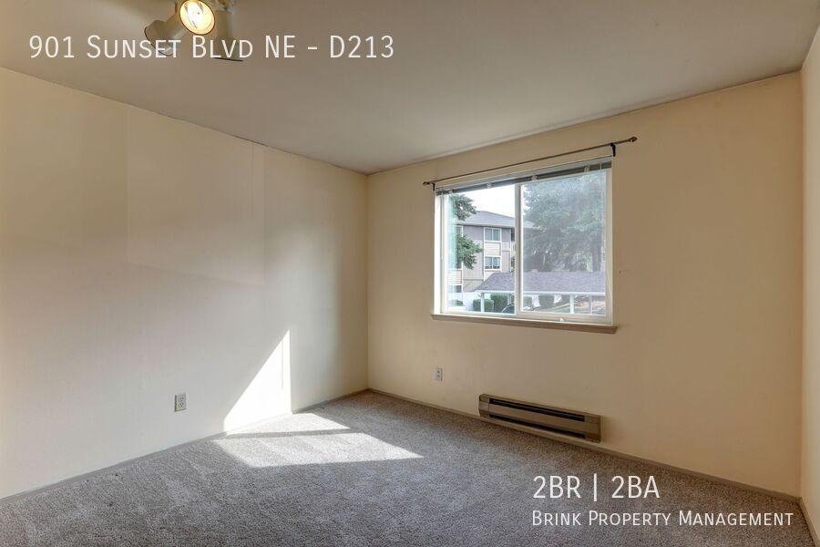 Beautiful 2 Bedroom/2 Bath Renton Condo, Great Location, W/S/G included!! property image