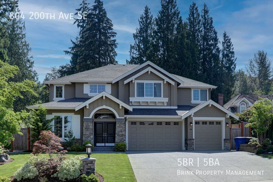 Spacious Custom Home with High-End Finishes Near Lake Sammamish property image