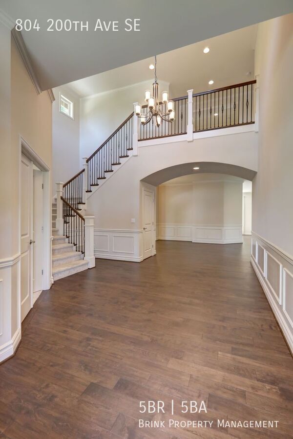 Spacious Custom Home with High-End Finishes Near Lake Sammamish property image