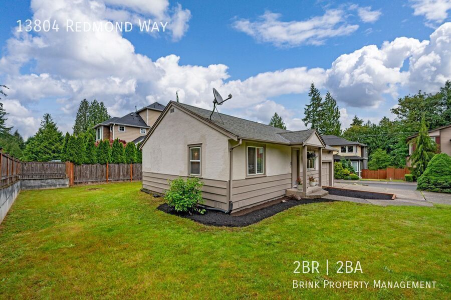 Cozy 2-bedroom 2 bath house in Redmond- Offering a 6-month lease. property image