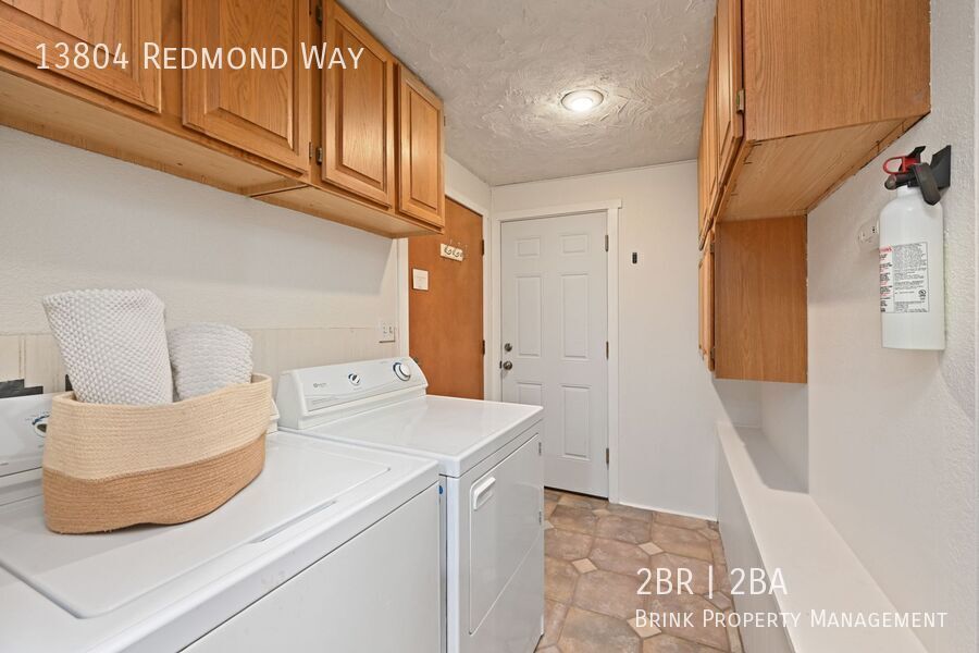 Cozy 2-bedroom 2 bath house in Redmond- Offering a 6-month lease. property image