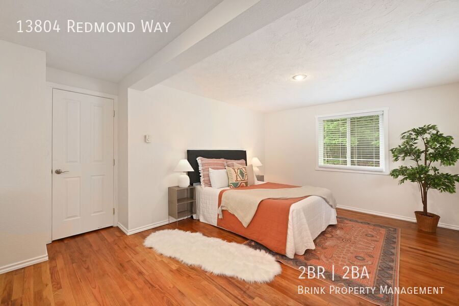 Cozy 2-bedroom 2 bath house in Redmond- Offering a 6-month lease. property image