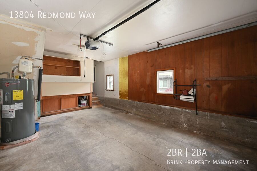 Cozy 2-bedroom 2 bath house in Redmond- Offering a 6-month lease. property image