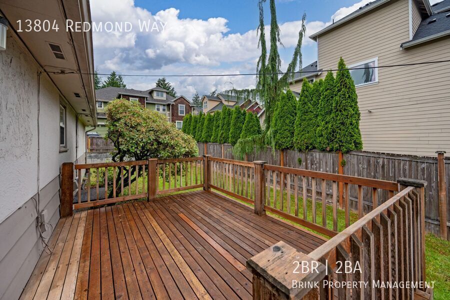 Cozy 2-bedroom 2 bath house in Redmond- Offering a 6-month lease. property image