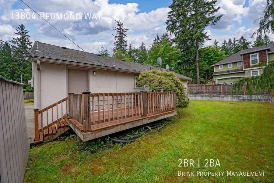 Cozy 2-bedroom 2 bath house in Redmond- Offering a 6-month lease. property image