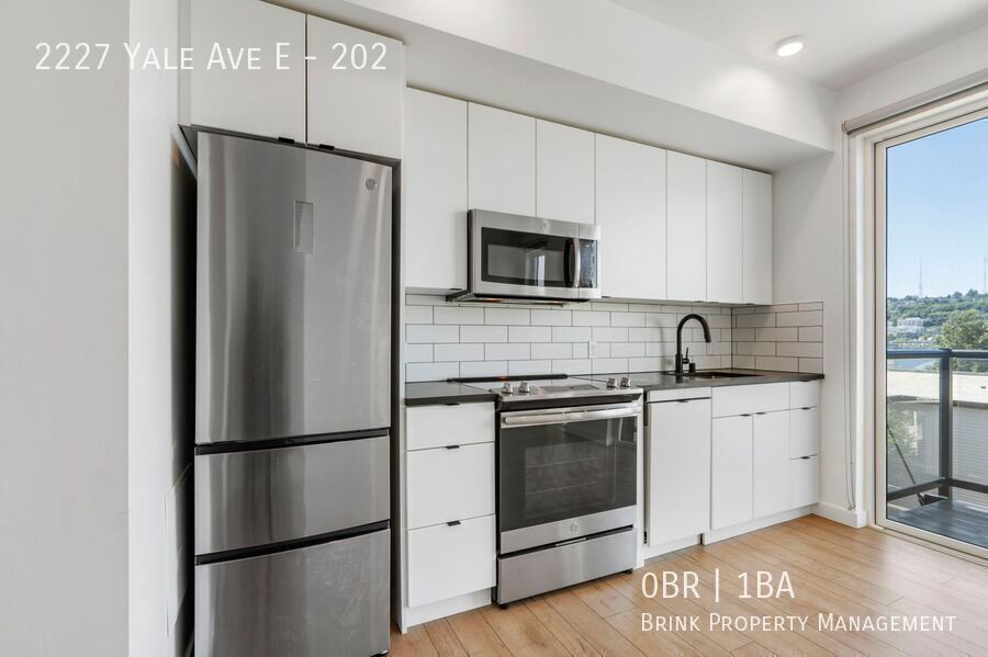 Welcome to Lakeview! Live in Luxury & Style in the heart of Eastlake property image