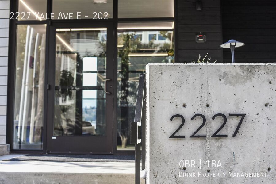 Welcome to Lakeview! Live in Luxury & Style in the heart of Eastlake property image