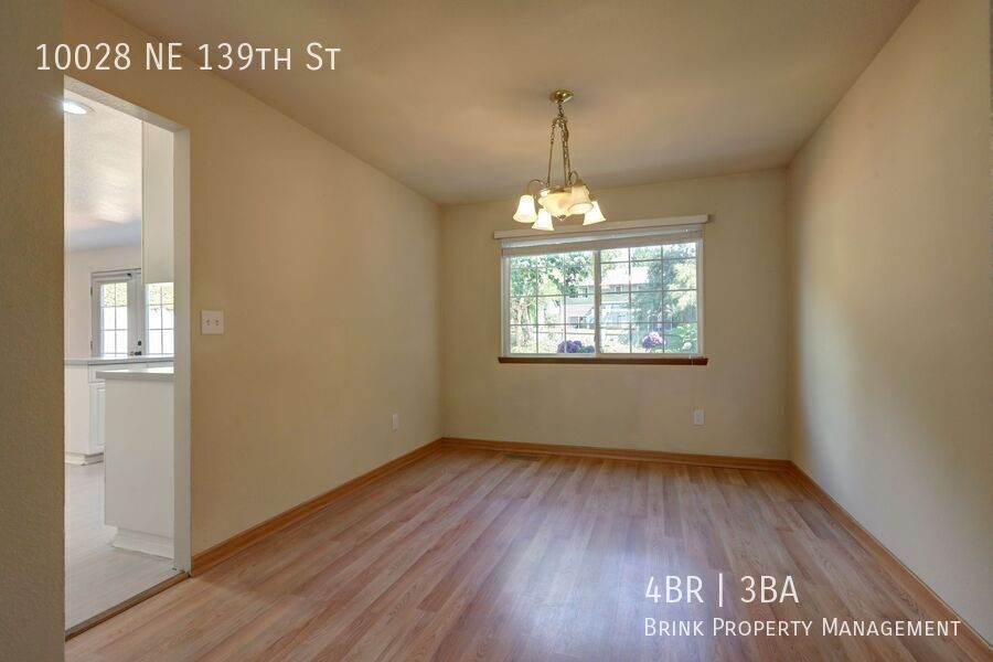 4-bedroom 2.5 bath on cul-de-sac in Kirkland property image