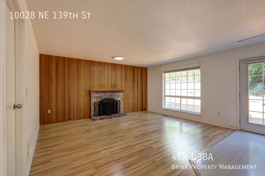 4-bedroom 2.5 bath on cul-de-sac in Kirkland property image