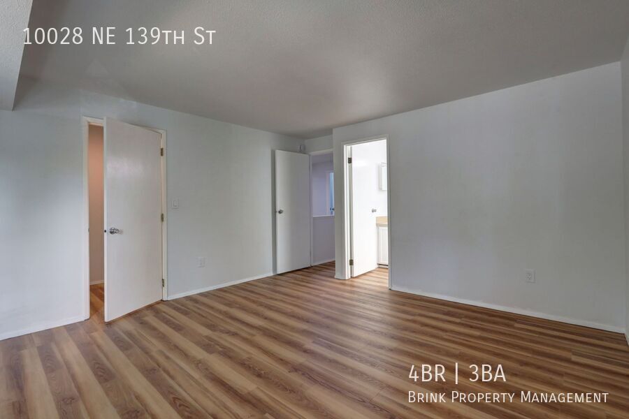 4-bedroom 2.5 bath on cul-de-sac in Kirkland property image