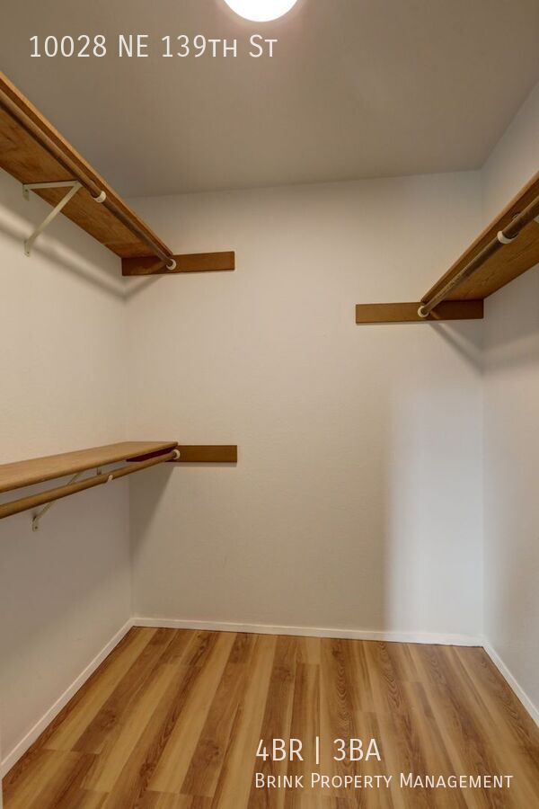 4-bedroom 2.5 bath on cul-de-sac in Kirkland property image