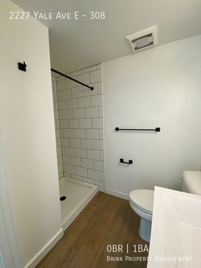 Welcome to Lakeview! Live in Luxury & Style in the heart of Eastlake property image