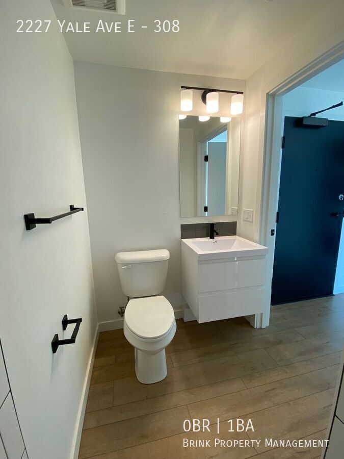 Welcome to Lakeview! Live in Luxury & Style in the heart of Eastlake property image