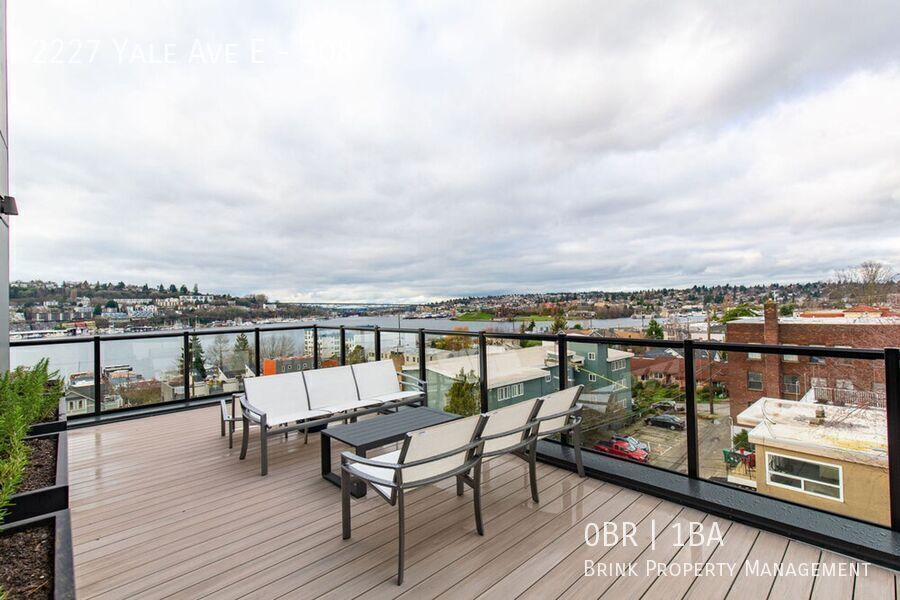 Welcome to Lakeview! Live in Luxury & Style in the heart of Eastlake property image