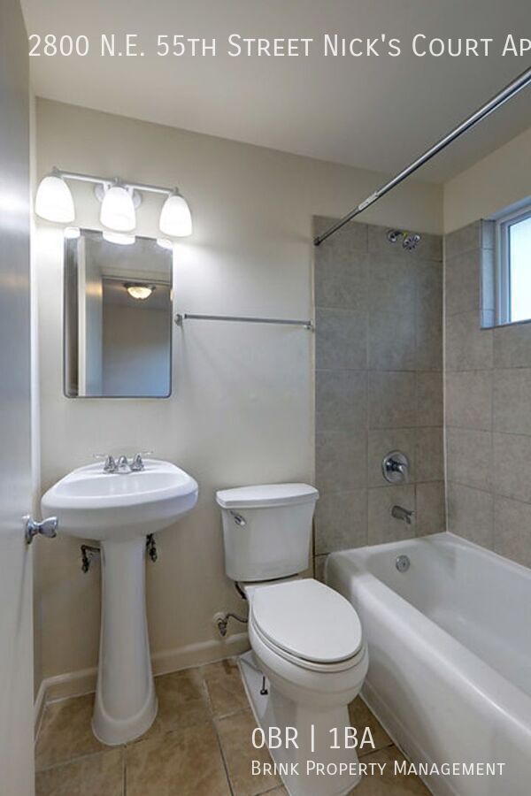 Charming Studio Minutes from UW! property image