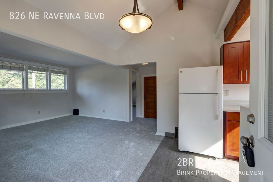 Lovely 2BR/.75BA Top Floor Duplex Apartment  in Ravenna! Available Now! property image