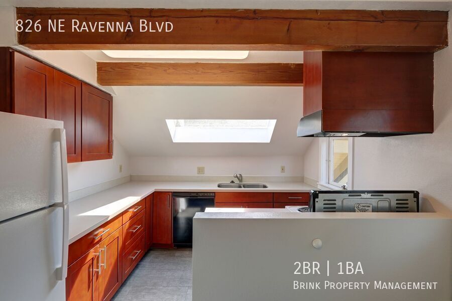 Lovely 2BR/.75BA Top Floor Duplex Apartment  in Ravenna! Available Now! property image