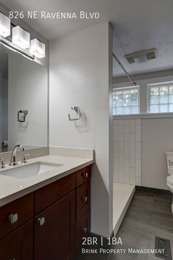 Lovely 2BR/.75BA Top Floor Duplex Apartment  in Ravenna! Available Now! property image