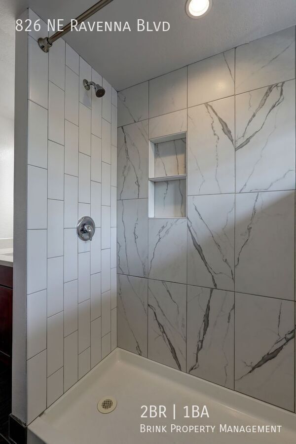 Lovely 2BR/.75BA Top Floor Duplex Apartment  in Ravenna! Available Now! property image