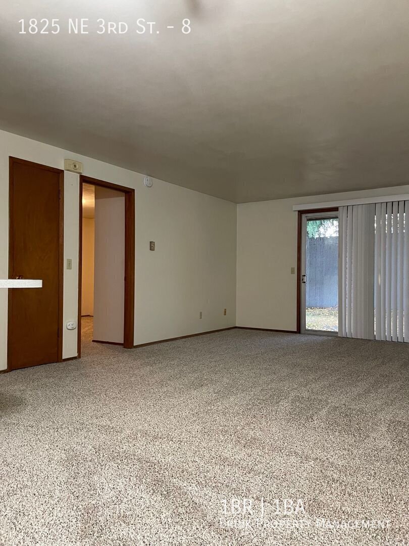 Spacious End-Unit 1 Bedroom with Private Patio & Ample Parking property image