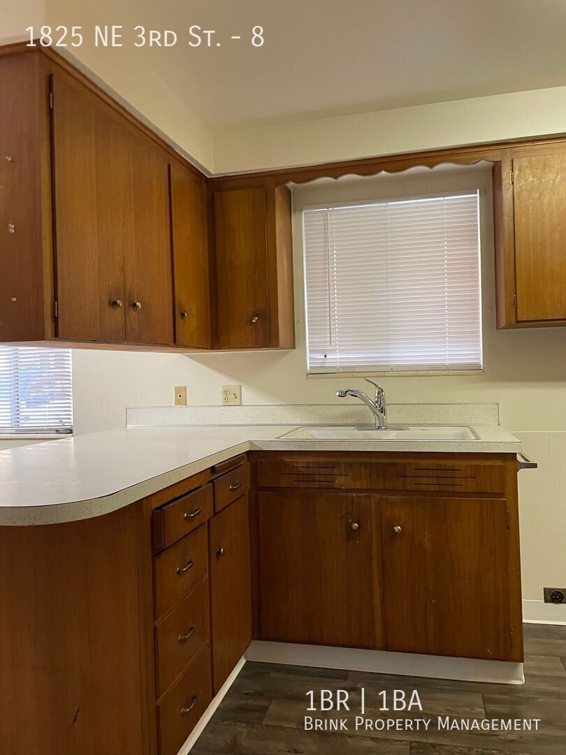 Spacious End-Unit 1 Bedroom with Private Patio & Ample Parking property image
