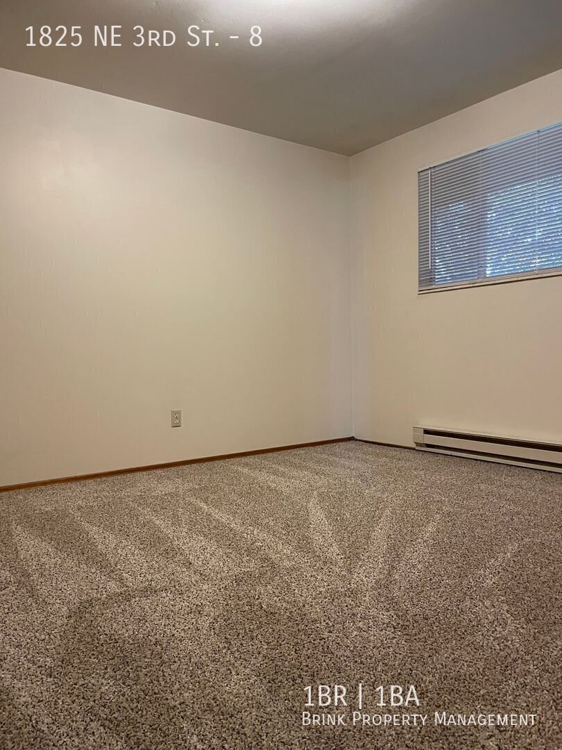 Spacious End-Unit 1 Bedroom with Private Patio & Ample Parking property image