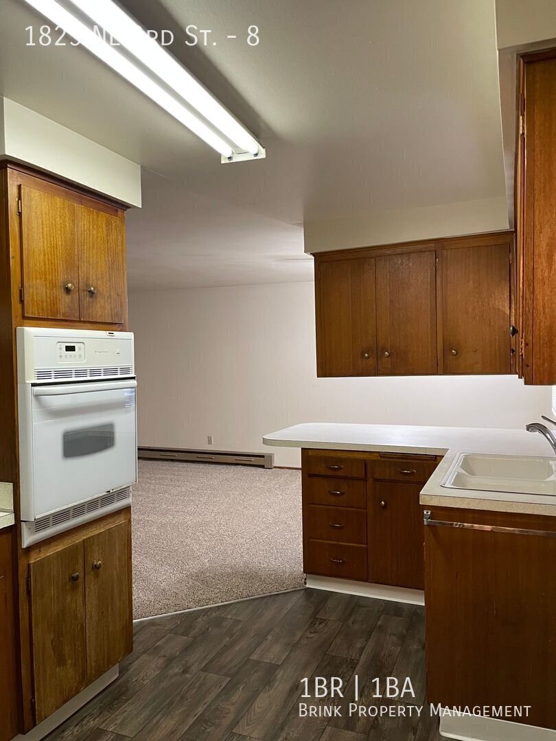 Spacious End-Unit 1 Bedroom with Private Patio & Ample Parking property image