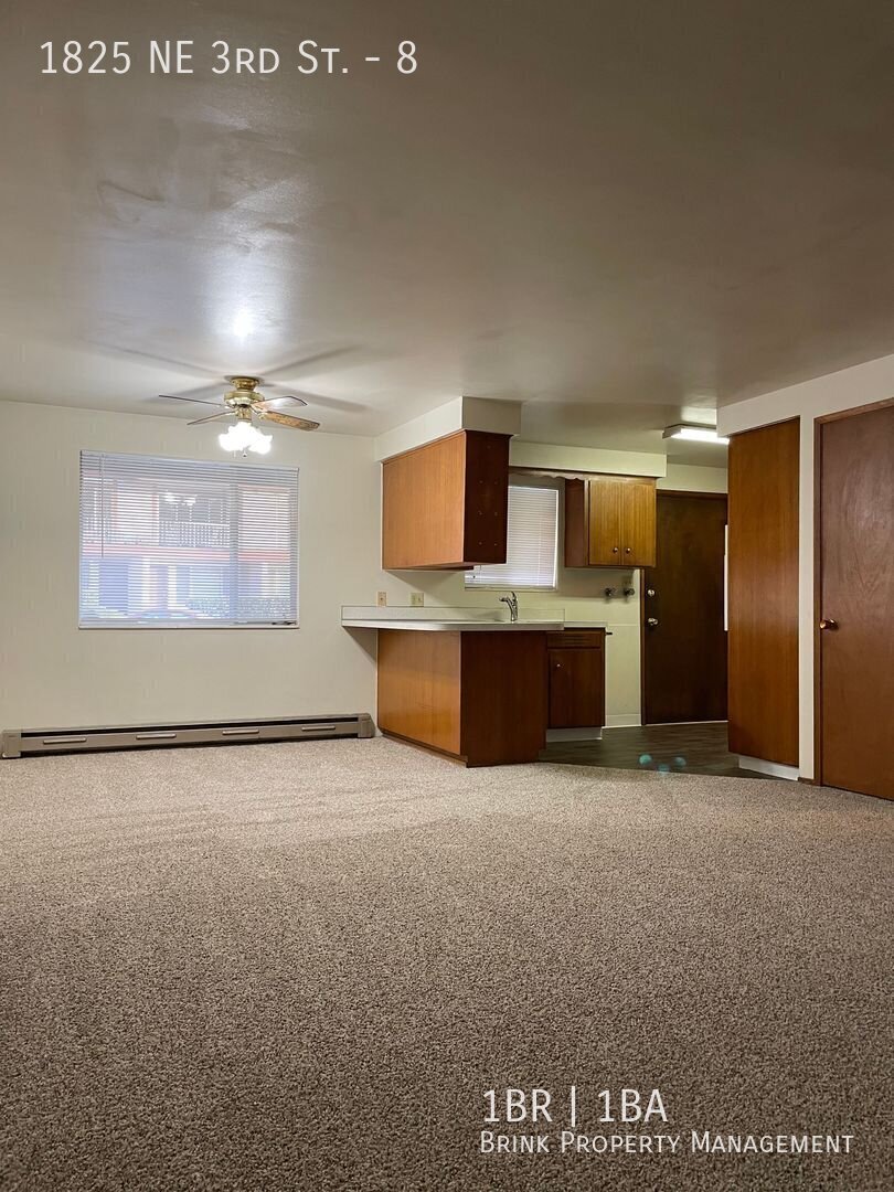 Spacious End-Unit 1 Bedroom with Private Patio & Ample Parking property image